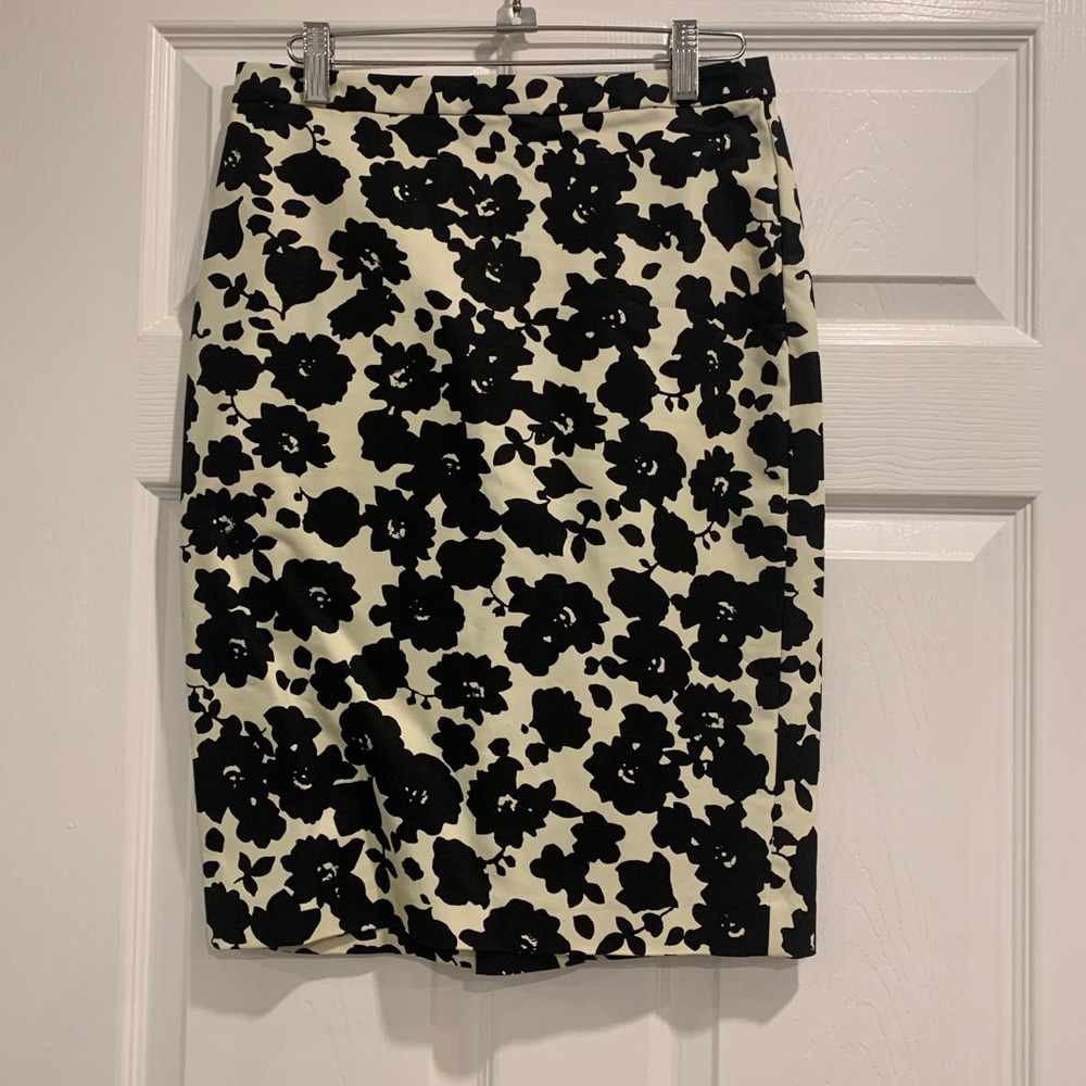 LOFT Black and Cream Floral Pencil Skirt